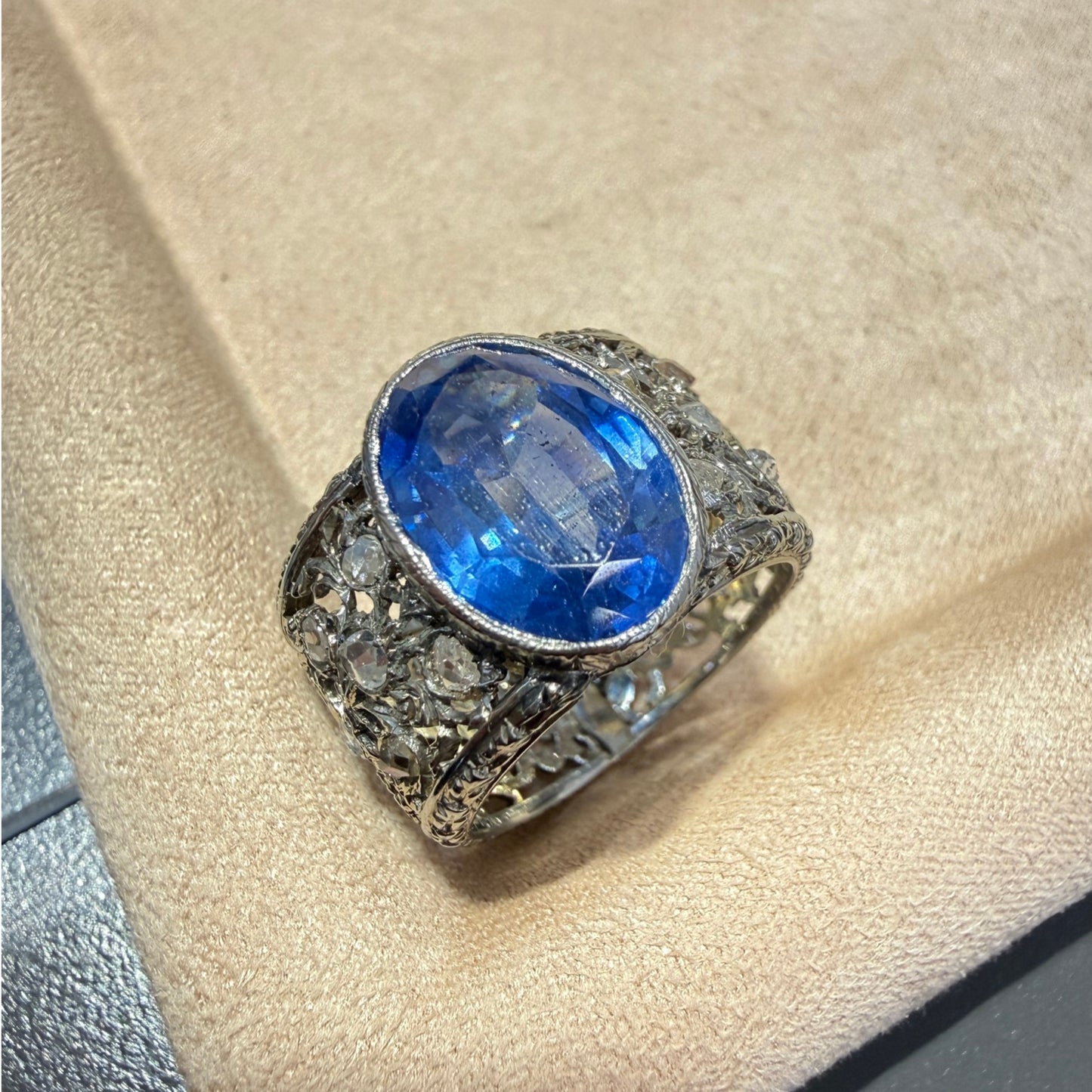 Buccellati 1950s 18KT White Gold Sapphire & Diamond Ring front