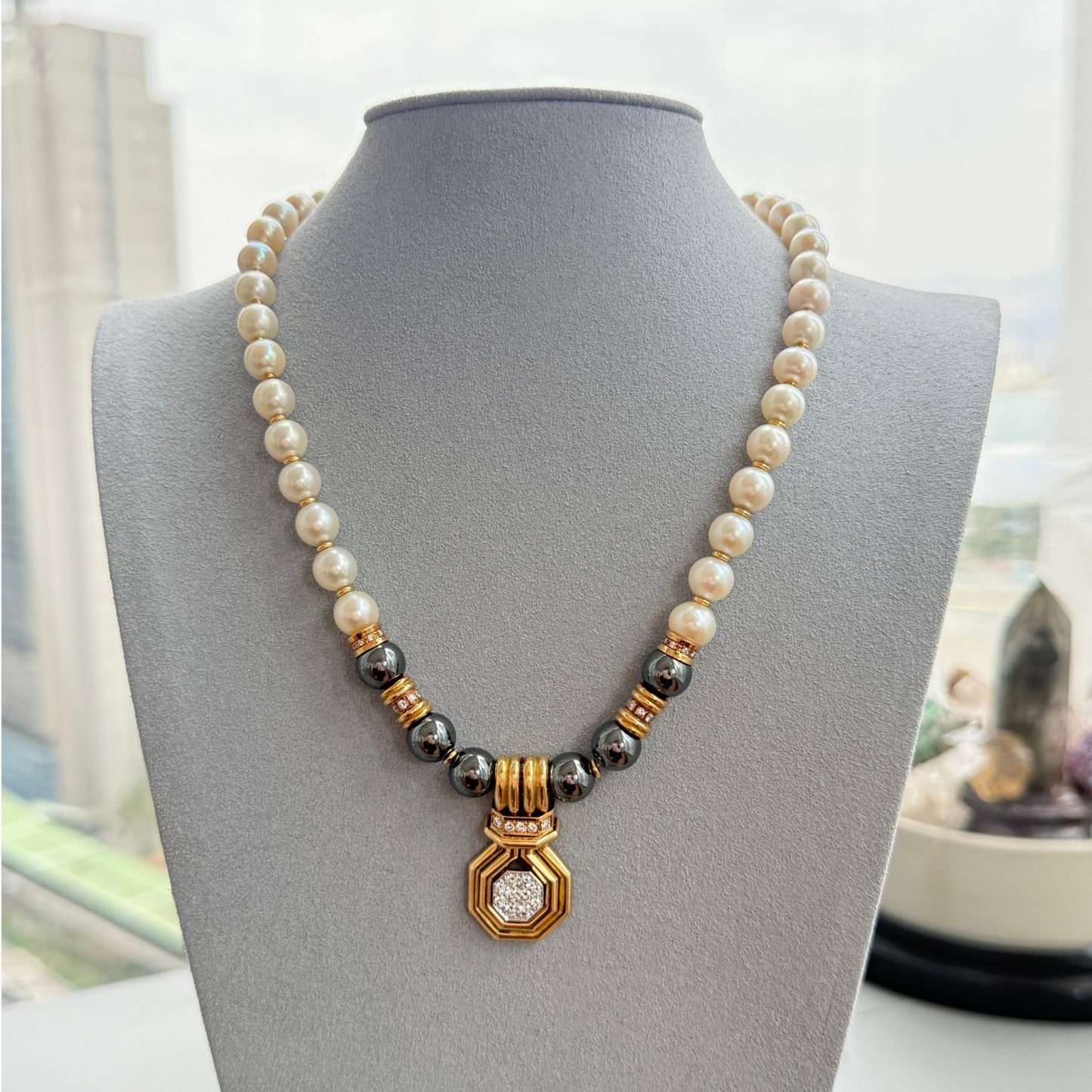 Chaumet 1980s 18KT Yellow Gold Cultured Pearl, Diamond & Hematite Necklace front