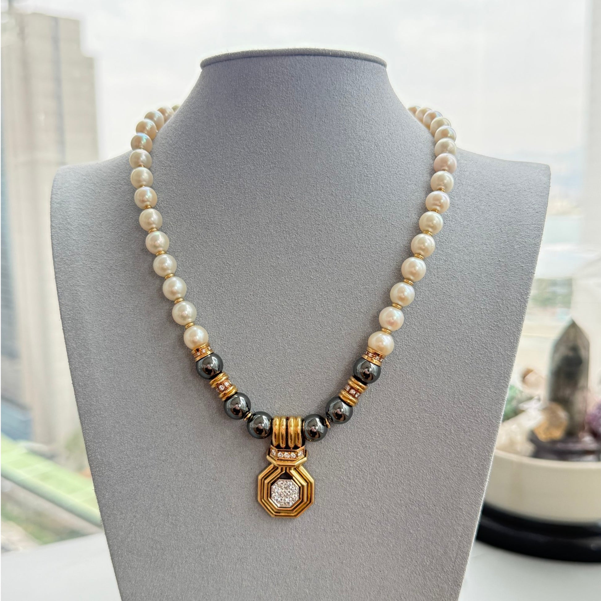 Chaumet 1980s 18KT Yellow Gold Cultured Pearl, Diamond & Hematite Necklace front