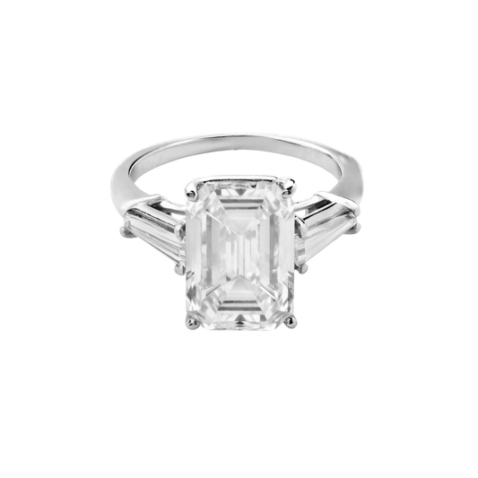 Post-1980s Platinum Diamond Ring front