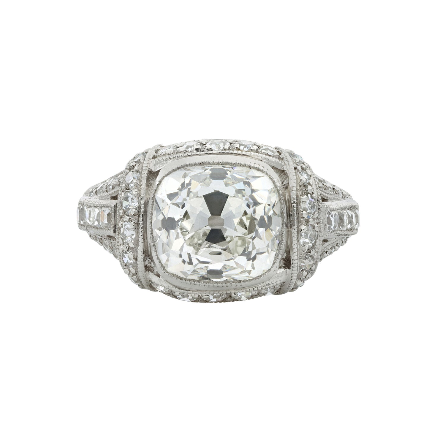 Erwin Reu Co. American 1950s Platinum Diamond Ring front