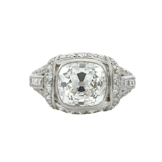 Erwin Reu Co. American 1950s Platinum Diamond Ring front