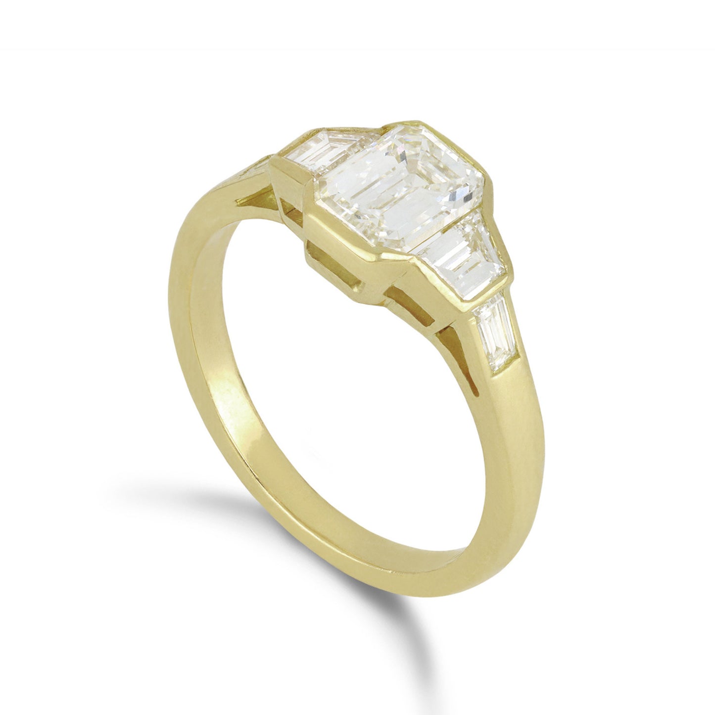 1970s 18KT Yellow Gold Diamond Ring side