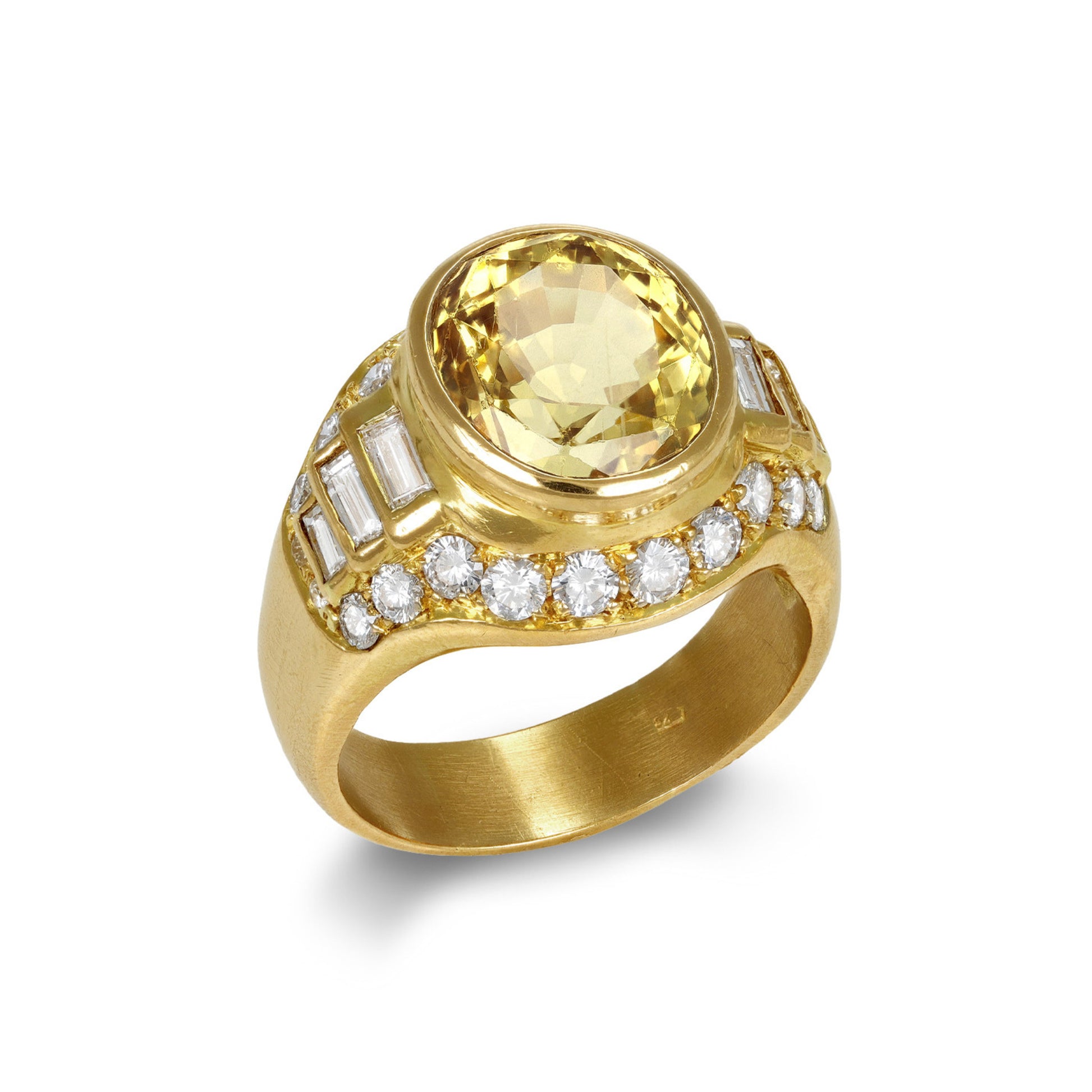 1970s 18KT Yellow Gold Sapphire & Diamond Ring profile