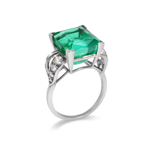 Cartier Art Deco Platinum Emerald & Diamond Ring profile