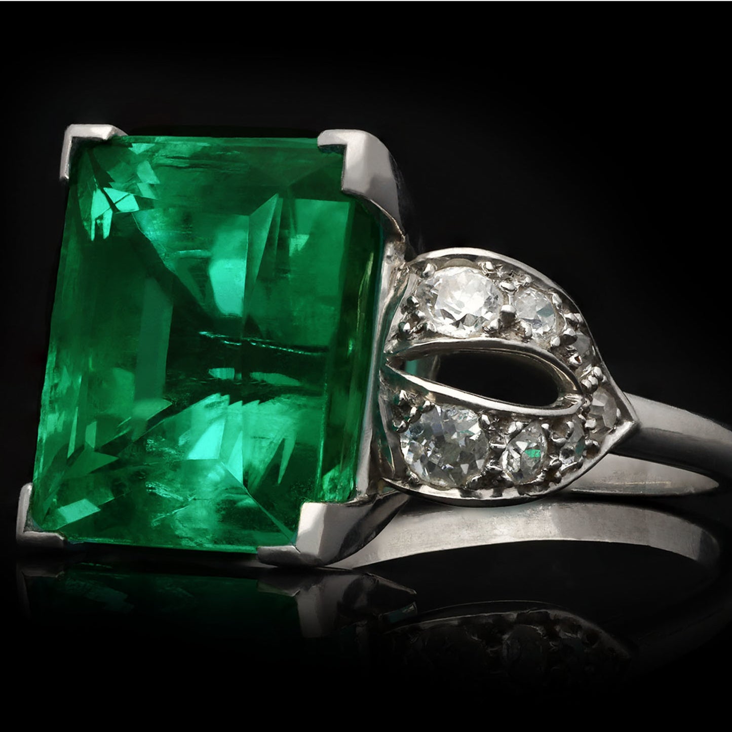 Cartier Art Deco Platinum Emerald & Diamond Ring side