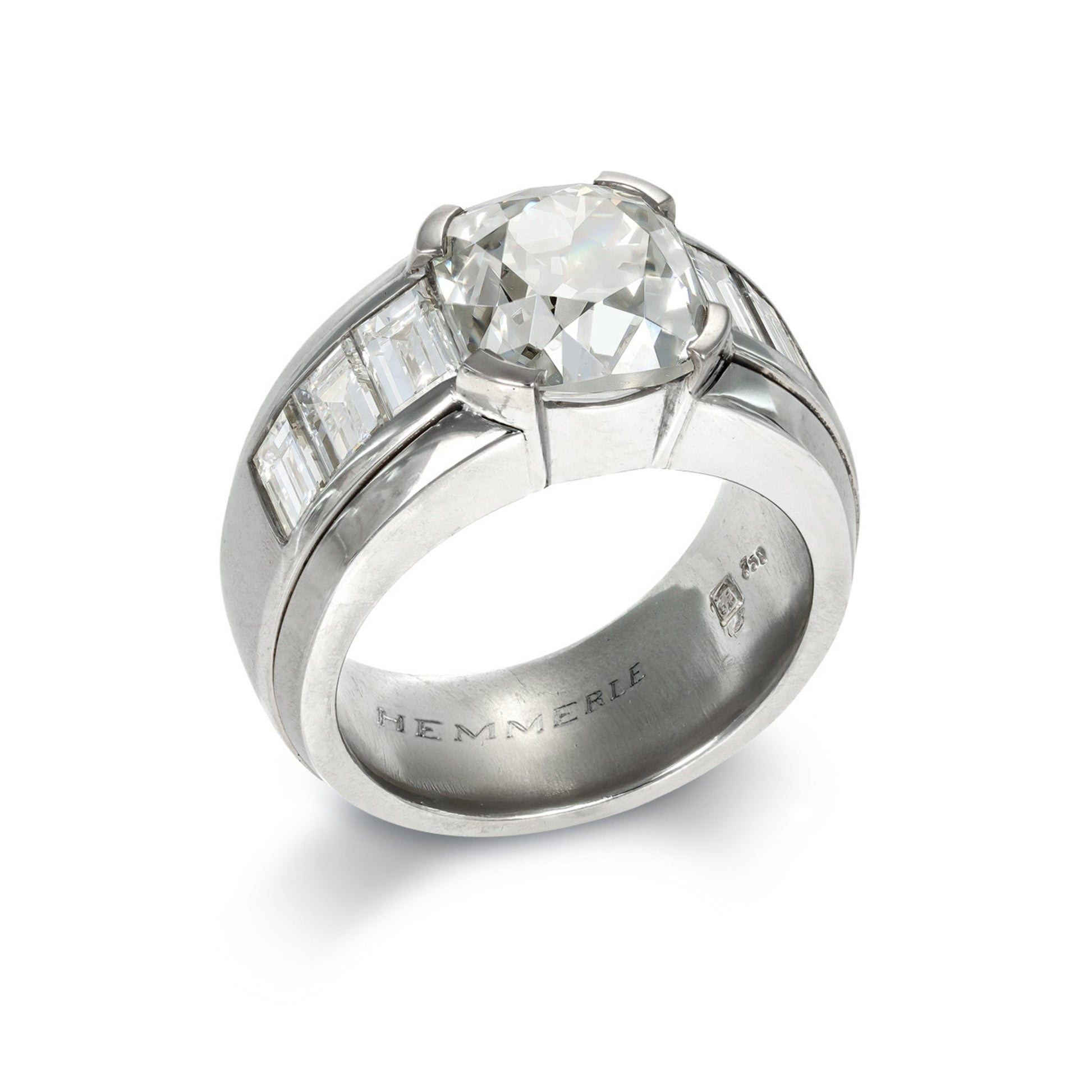 Hemmerle Post-1980s 18KT White Gold Diamond Ring profile