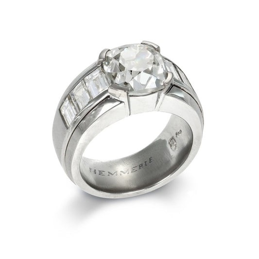 Hemmerle Post-1980s 18KT White Gold Diamond Ring profile