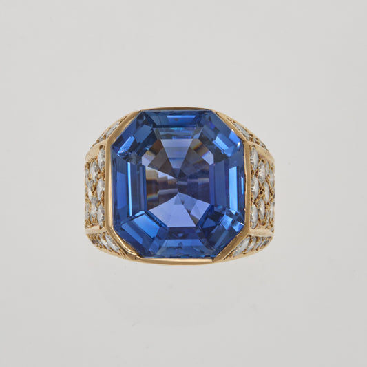 French Post-1980s 18KT Yellow Gold Sapphire & Diamond Ring front