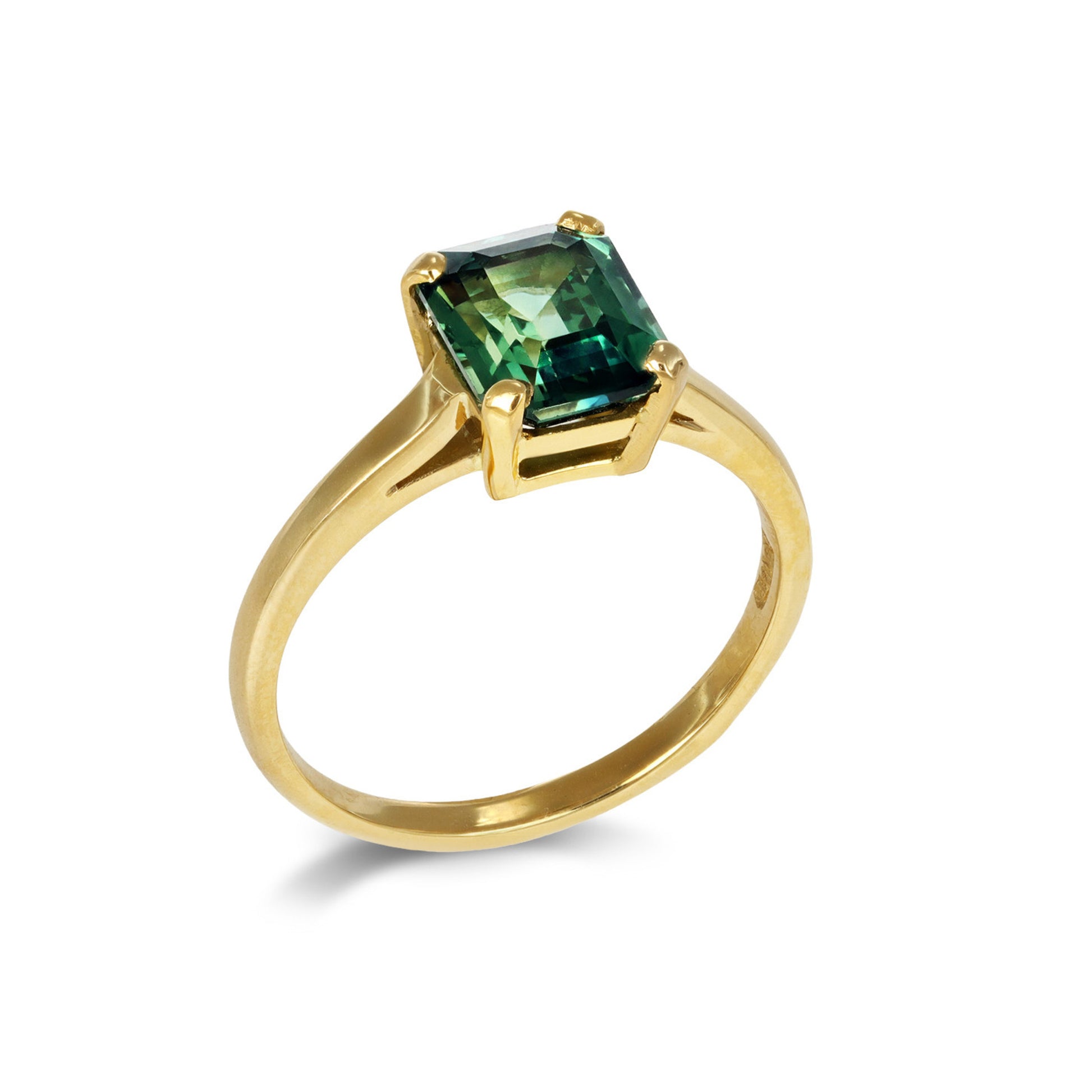 1980s 18KT Yellow Gold Sapphire Ring profile