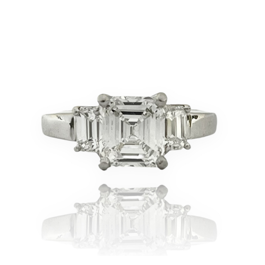 1980s Platinum Diamond Ring front