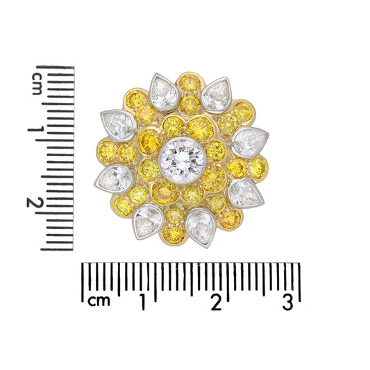 Kutchinsky London 1970s 18KT Yellow Gold Diamond Earrings measurement