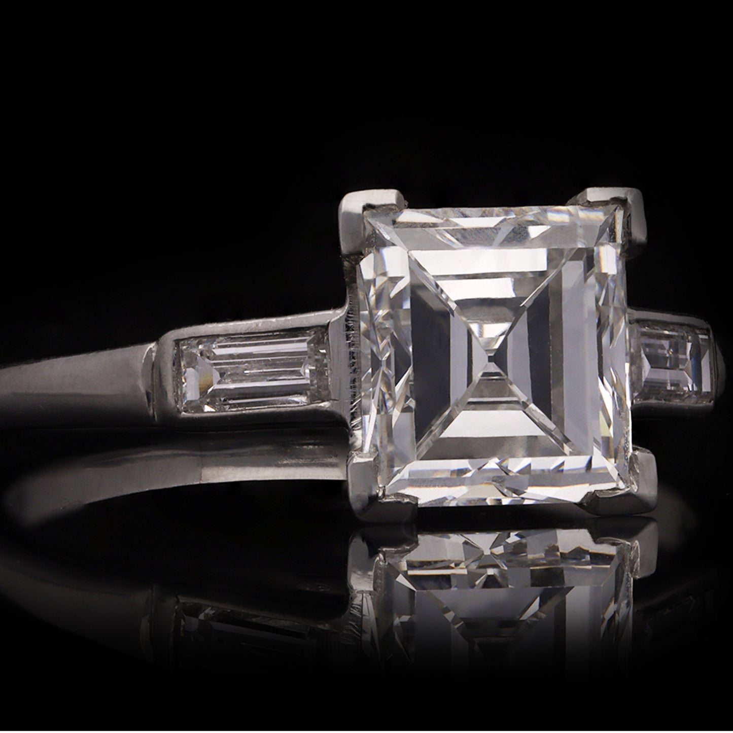 American Art Deco Platinum Diamond Ring front