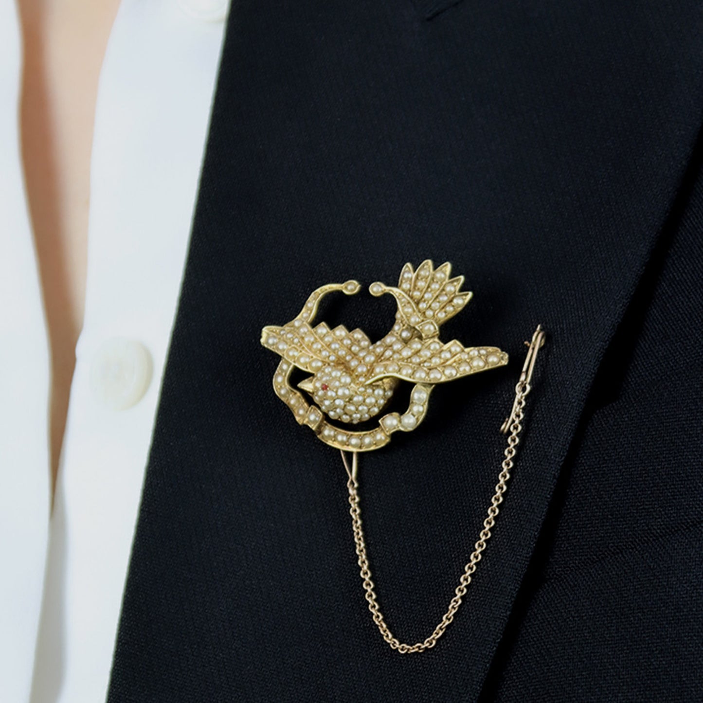 English Victorian 15KT Yellow Gold Natural Pearl Bird Brooch on lapel