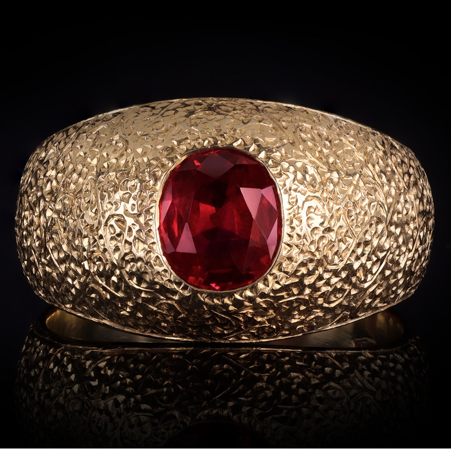 Buccellati Italy 1940s 18KT Yellow Gold Ruby Ring front