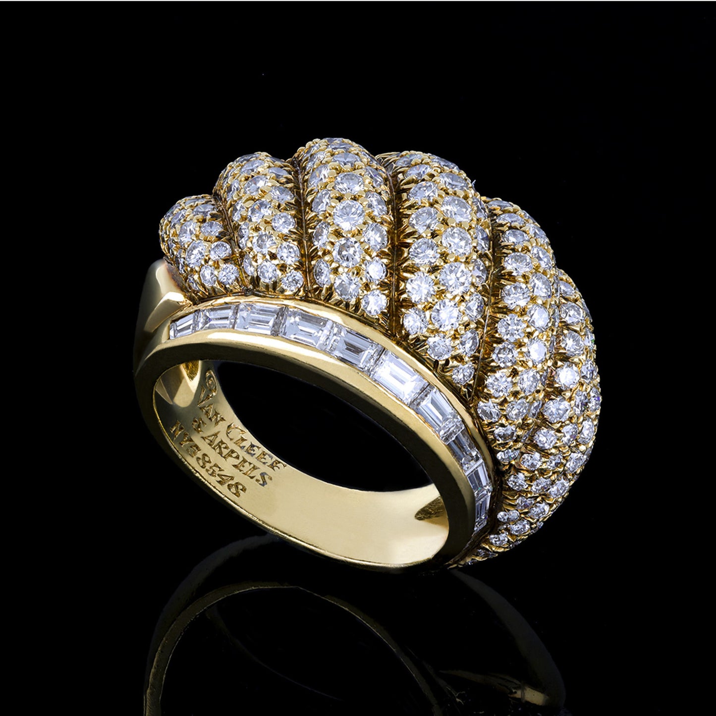 Van Cleef & Arpels 1950s 18KT Yellow Gold Diamond Ring front