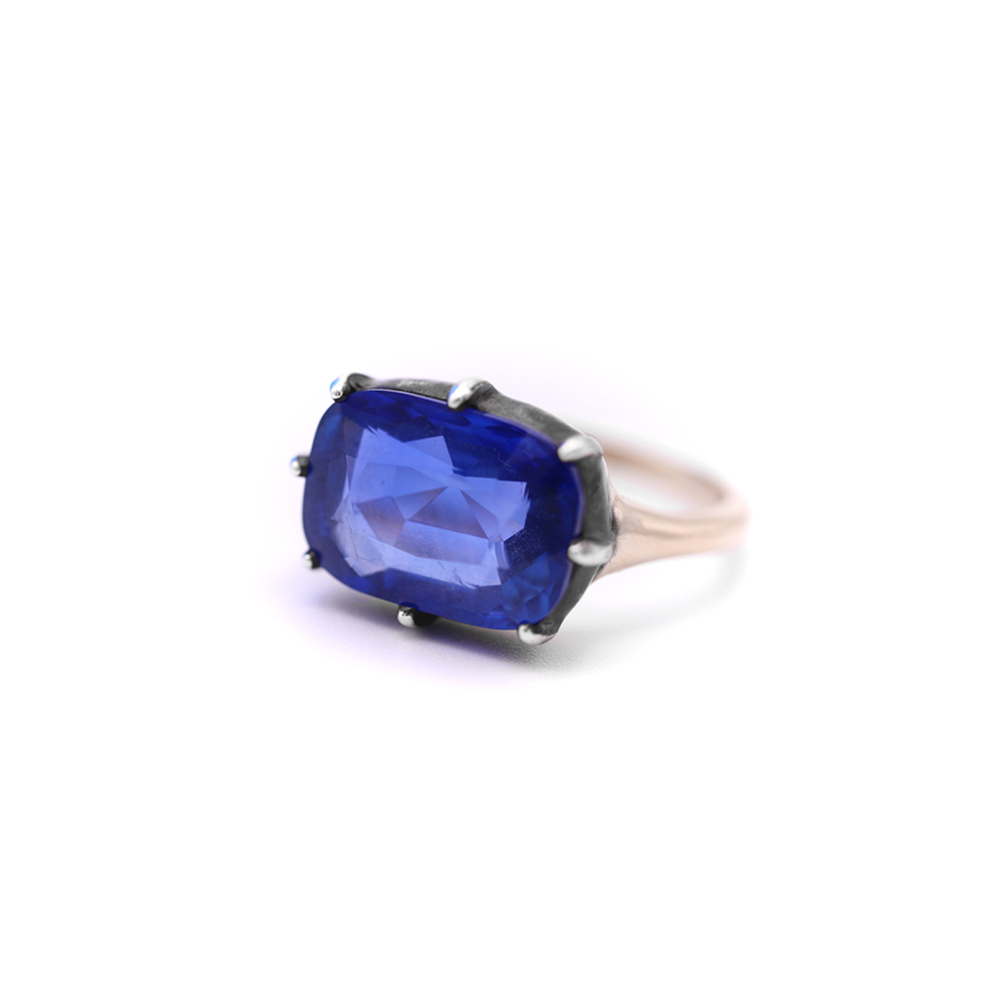 Post-1980s 18KT Blackened Gold Sapphire Ring front