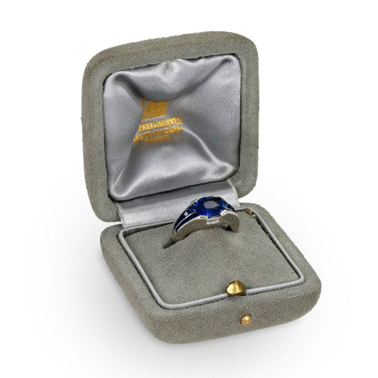 Van Cleef & Arpels French 1950s Platinum Sapphire Ring in box