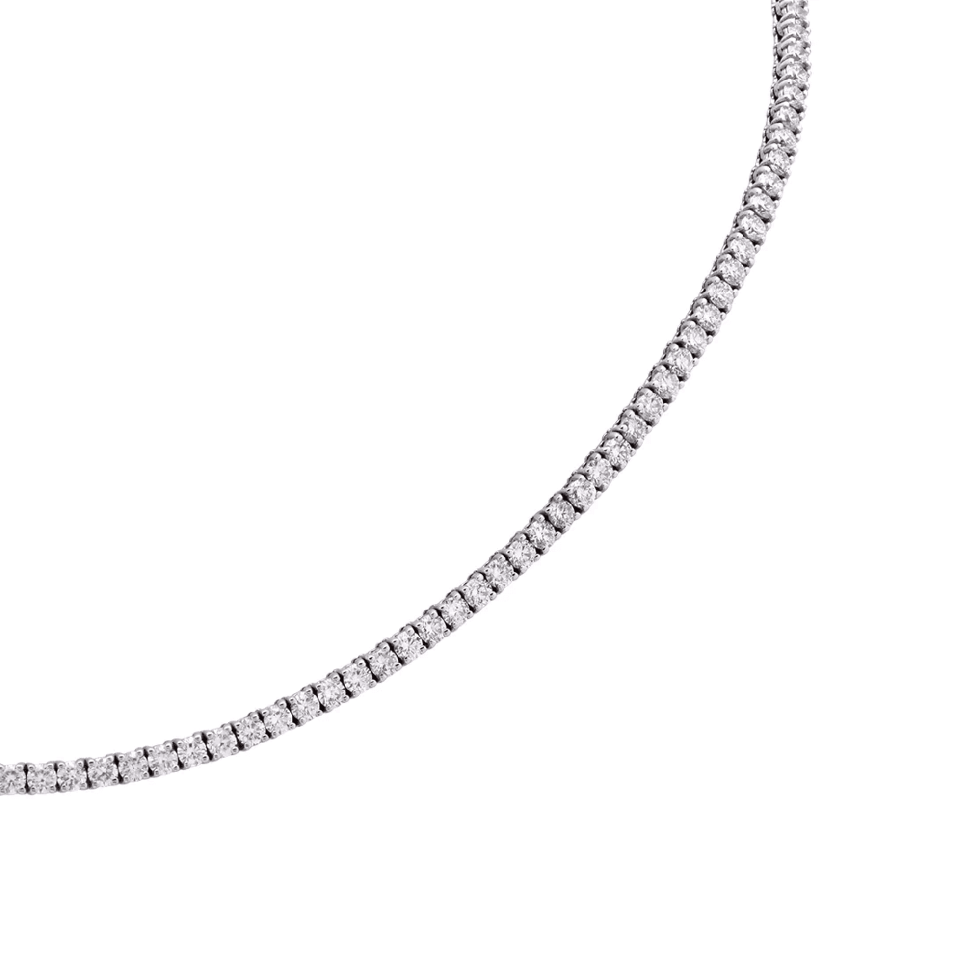 Contemporary 14KT White Gold Diamond Necklace details