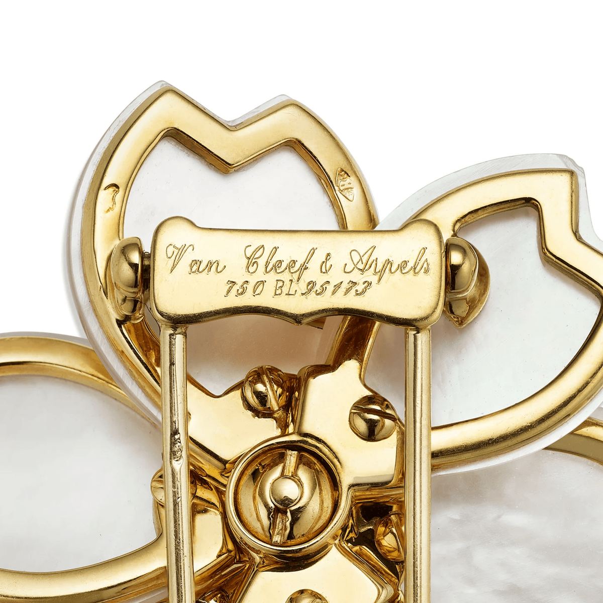 Van Cleef & Arpels Paris Post-1980s 18KT Yellow Gold Diamond & Mother of Pearl Rose de Noël Brooch signature