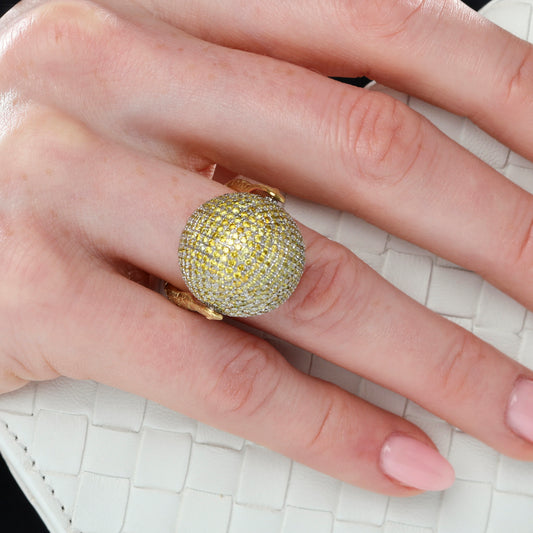 Bottega Veneta Post-1980s 18KT Yellow Gold Yellow Diamond Sfera Ring on finger