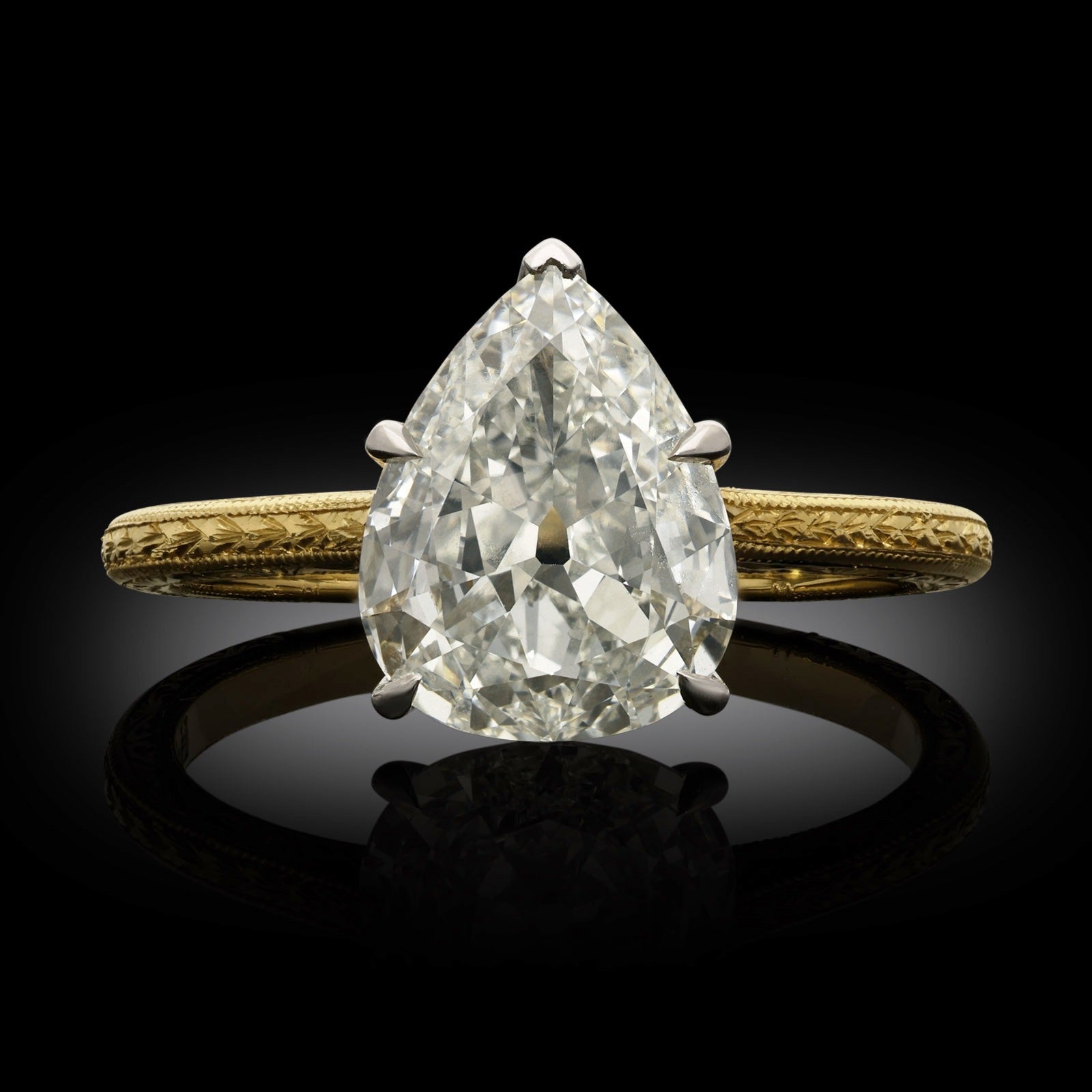 example of a pear-shaped diamond