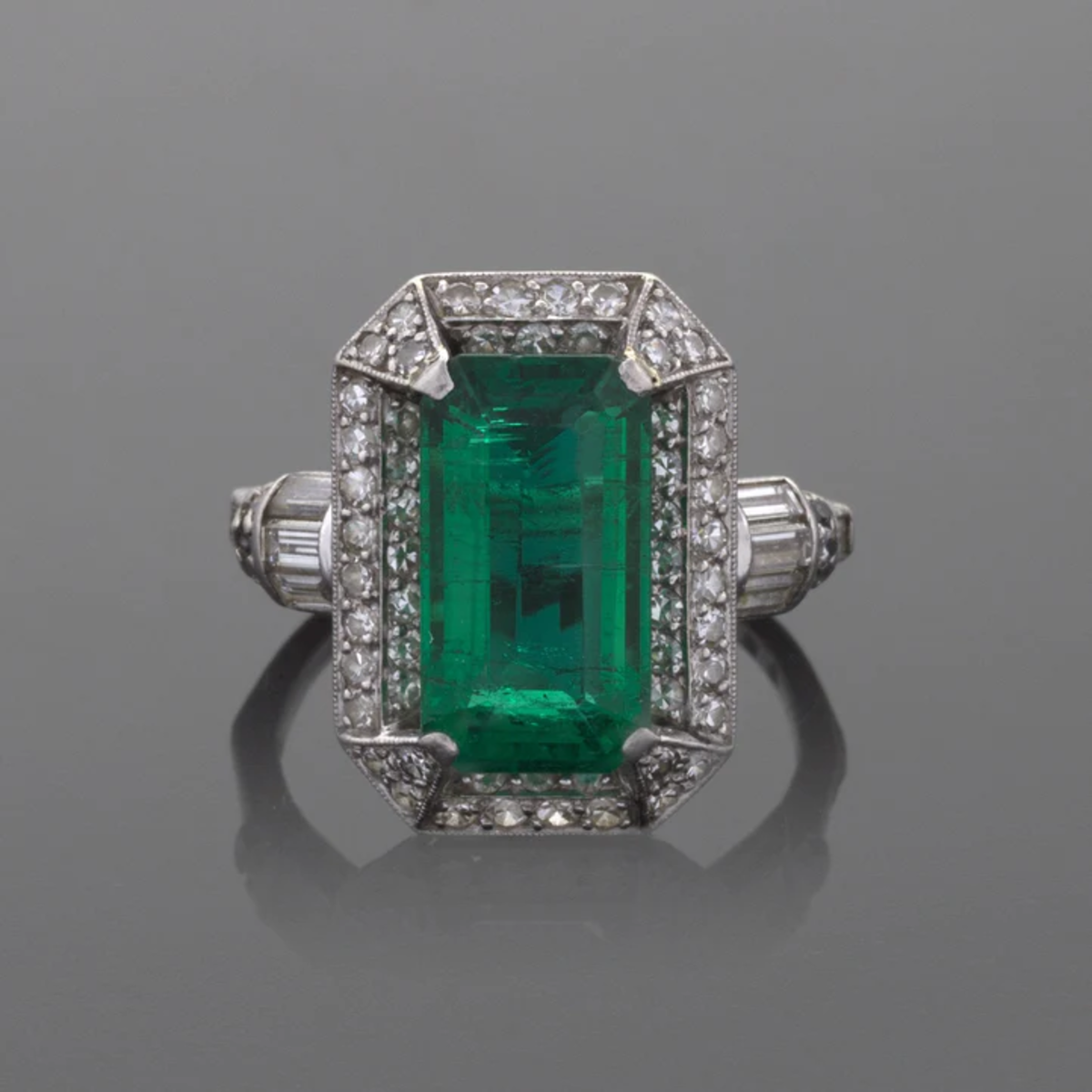 Art Deco Platinum Colombian Emerald & Diamond Ring front view