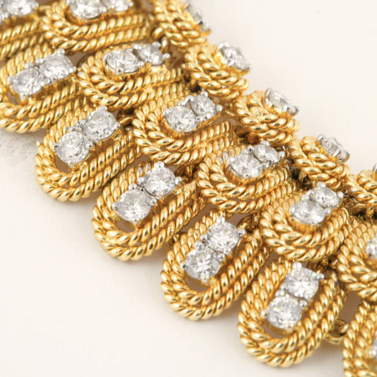 Circa 1950s 18KT Yellow Gold Diamond Rope Collar Necklace close-up front details