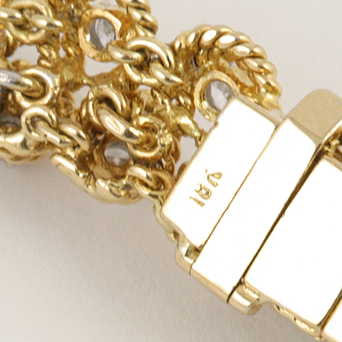 Circa 1950s 18KT Yellow Gold Diamond Rope Collar Necklace close-up of clasp