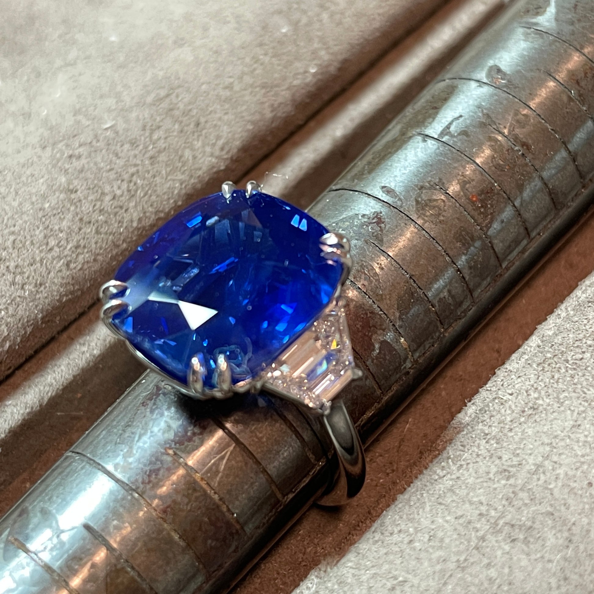 Post-1980s Platinum Ceylon Sapphire & Diamond Ring front side view
