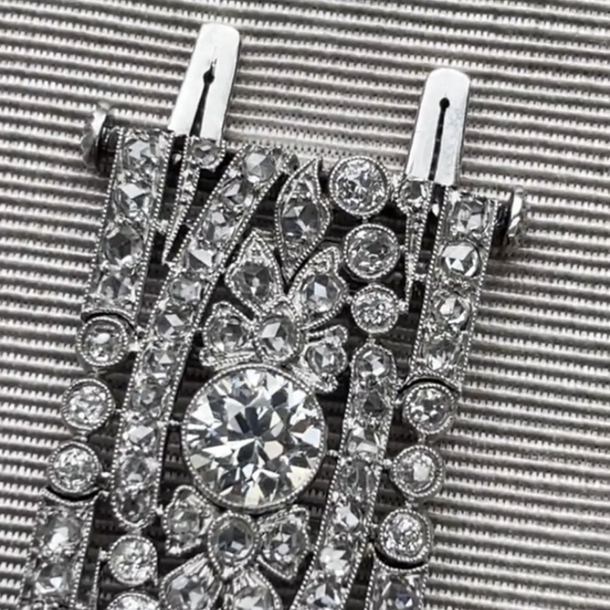 Oscar Heyman Bros Edwardian Platinum Diamond Bracelet close-up details clasp