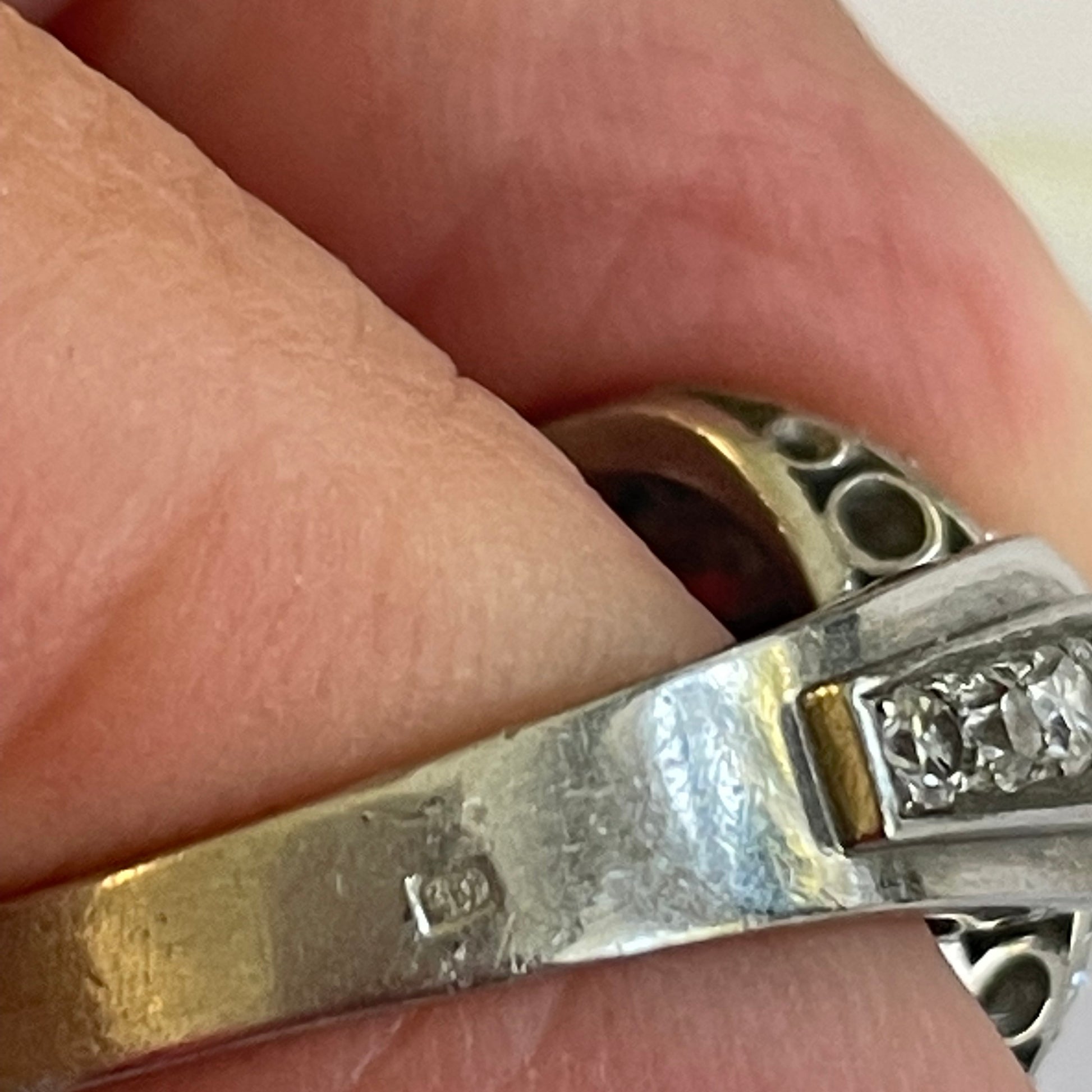 French 1940s Platinum Diamond Ring close-up details