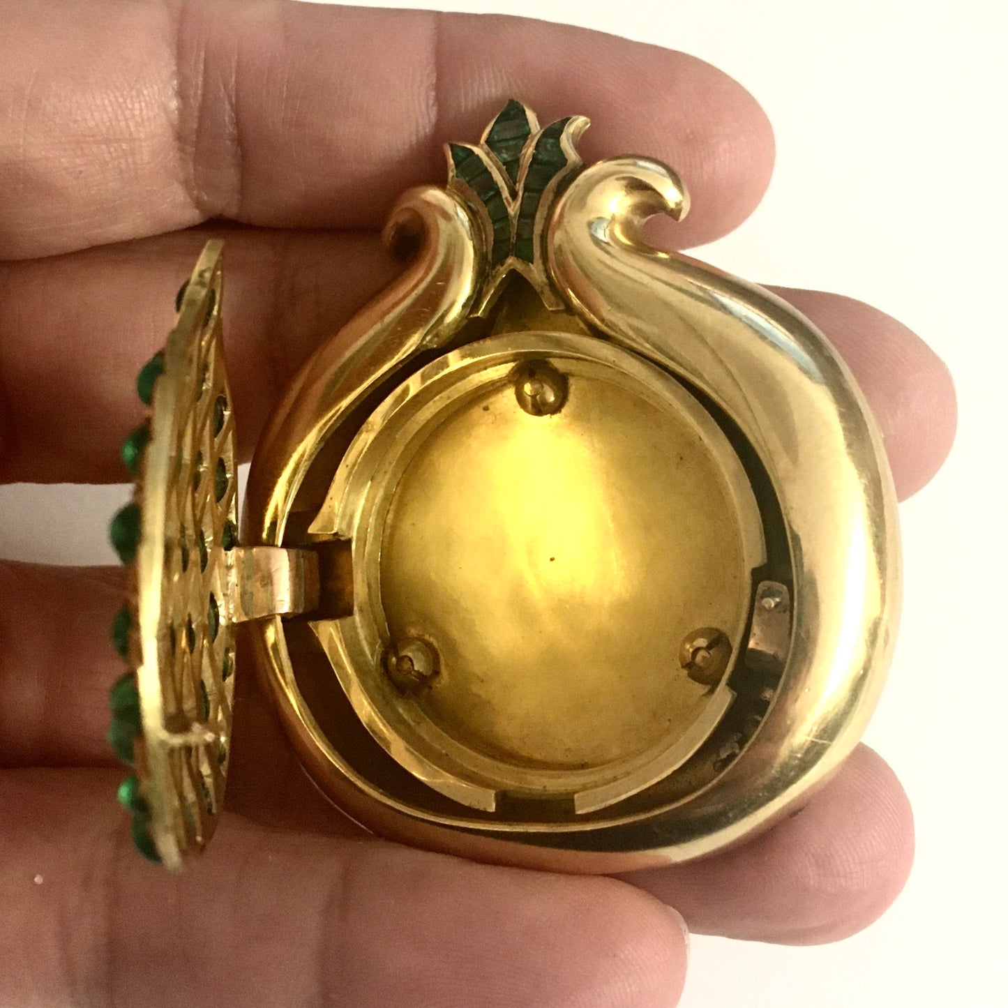 Rene Boivin 1930s 18KT Yellow Gold Emerald Pomegranate Brooch open