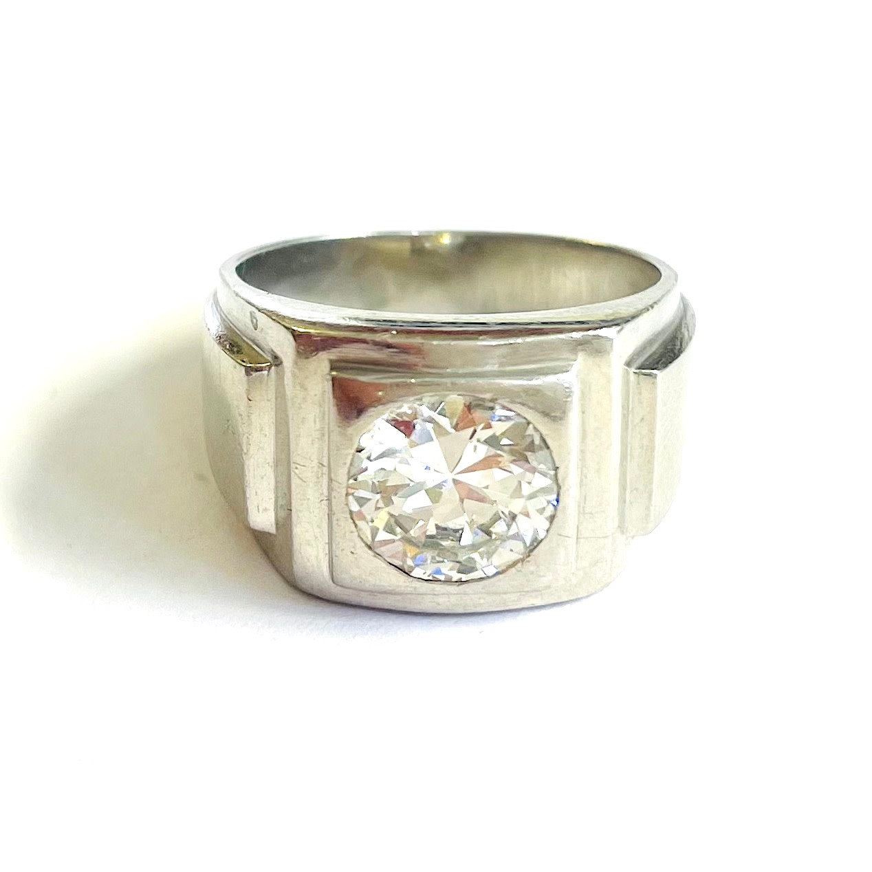 French Art Deco Platinum Diamond Ring front