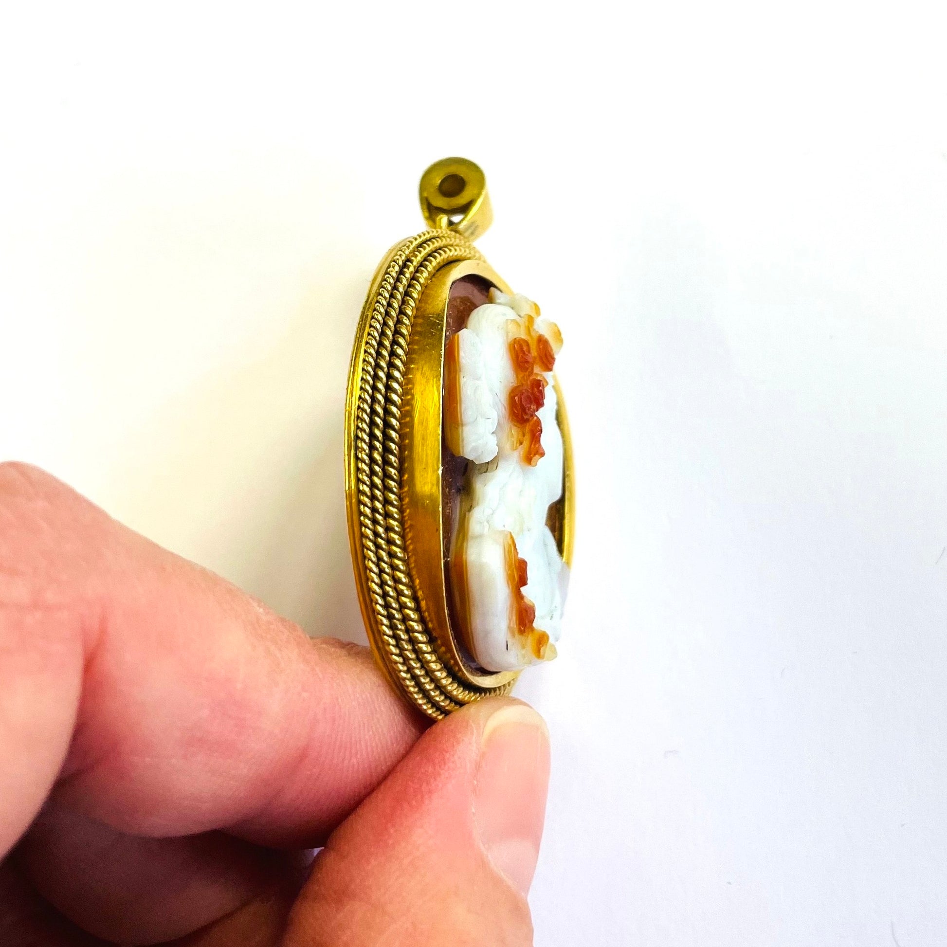 Victorian 18KT Yellow Gold Agate Pendants  side