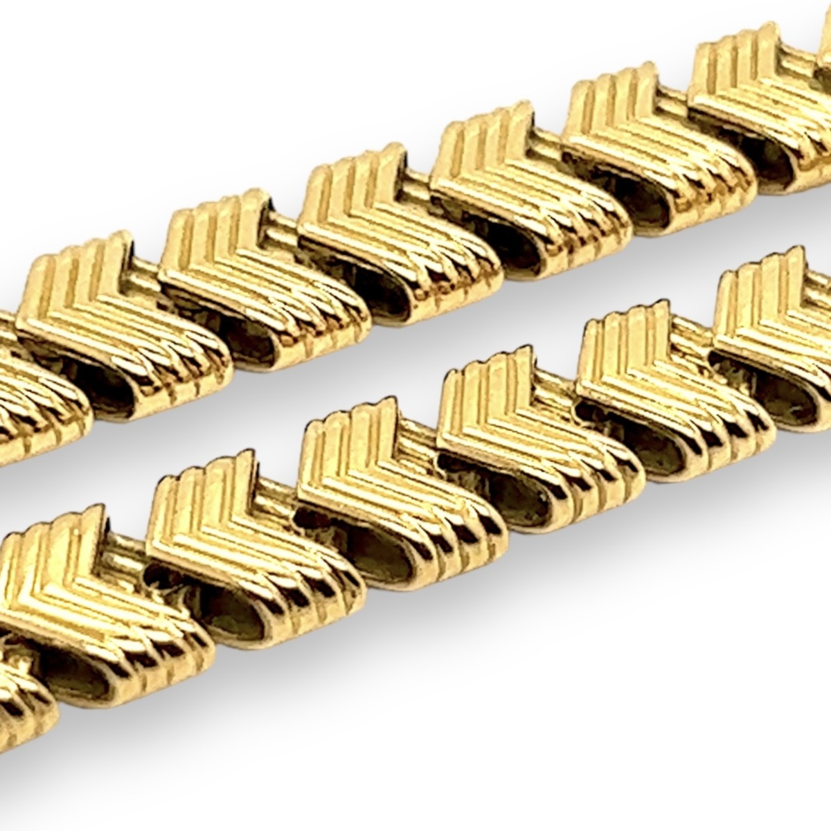 Van Cleef & Arpels French 1950s 18KT Yellow Gold Link Bracelets close-up details