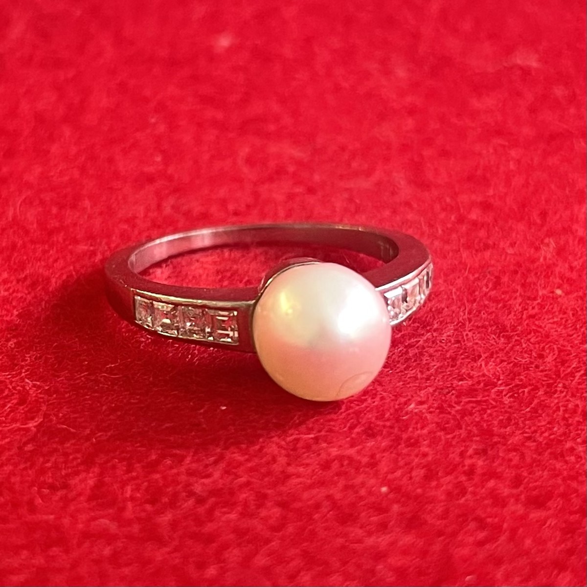 1980s Palladium Natural Pearl & Diamond Ring front