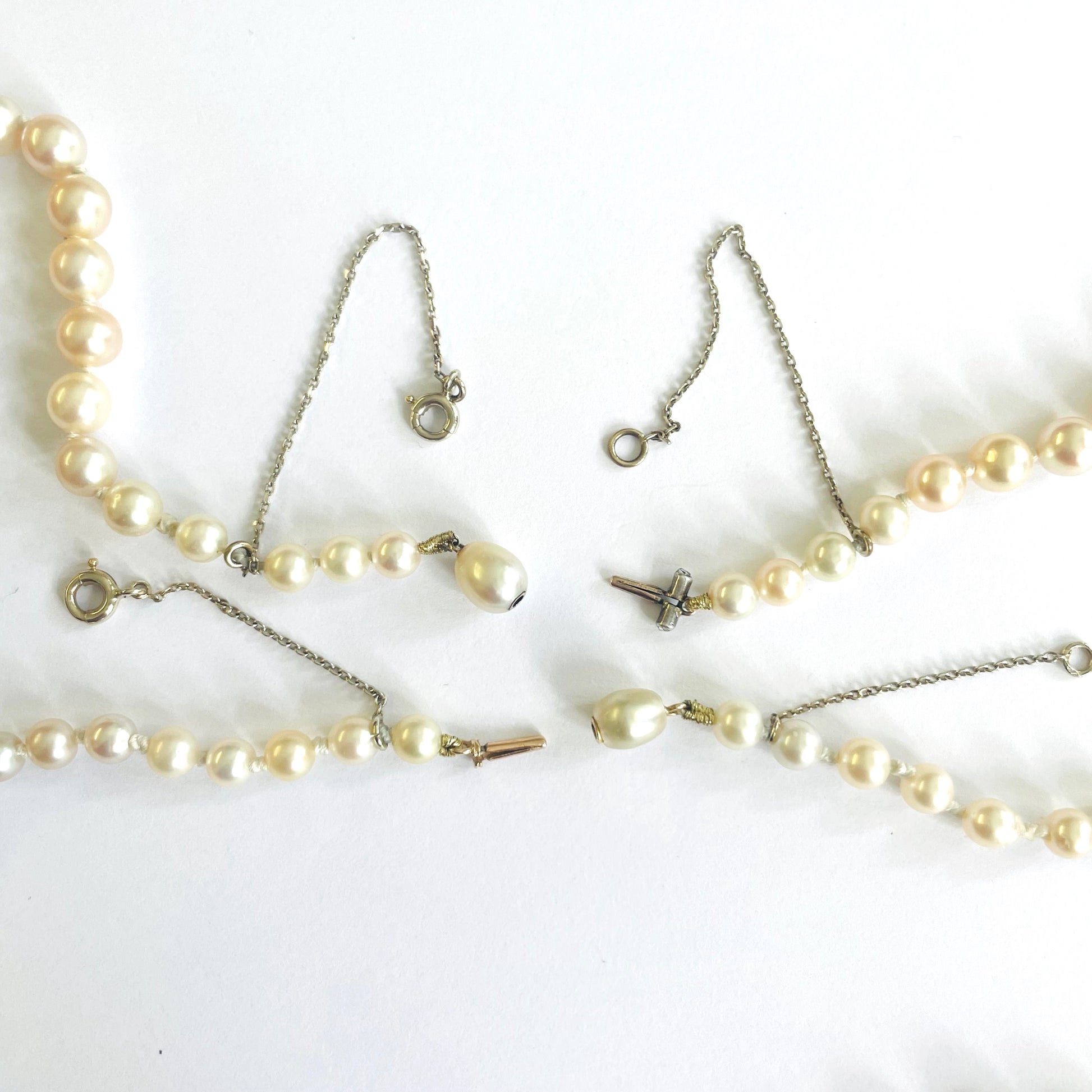 1930s Platinum Natural Pearl Necklace Set clasps