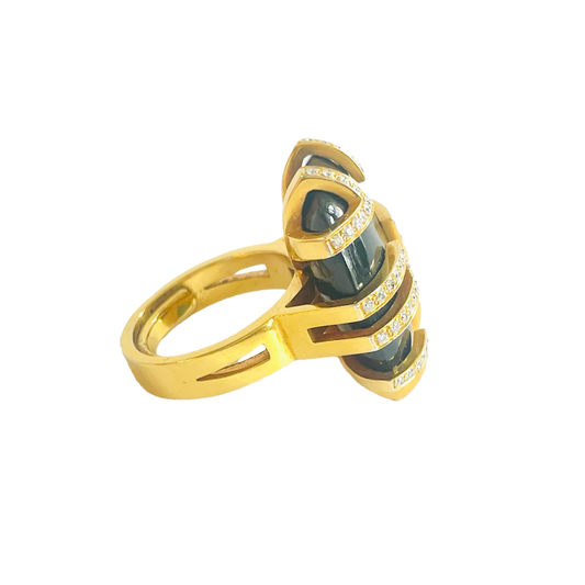 Cartier 1980s 18KT Yellow Gold Jade & Diamond "Baiser du Dragon" Ring side view