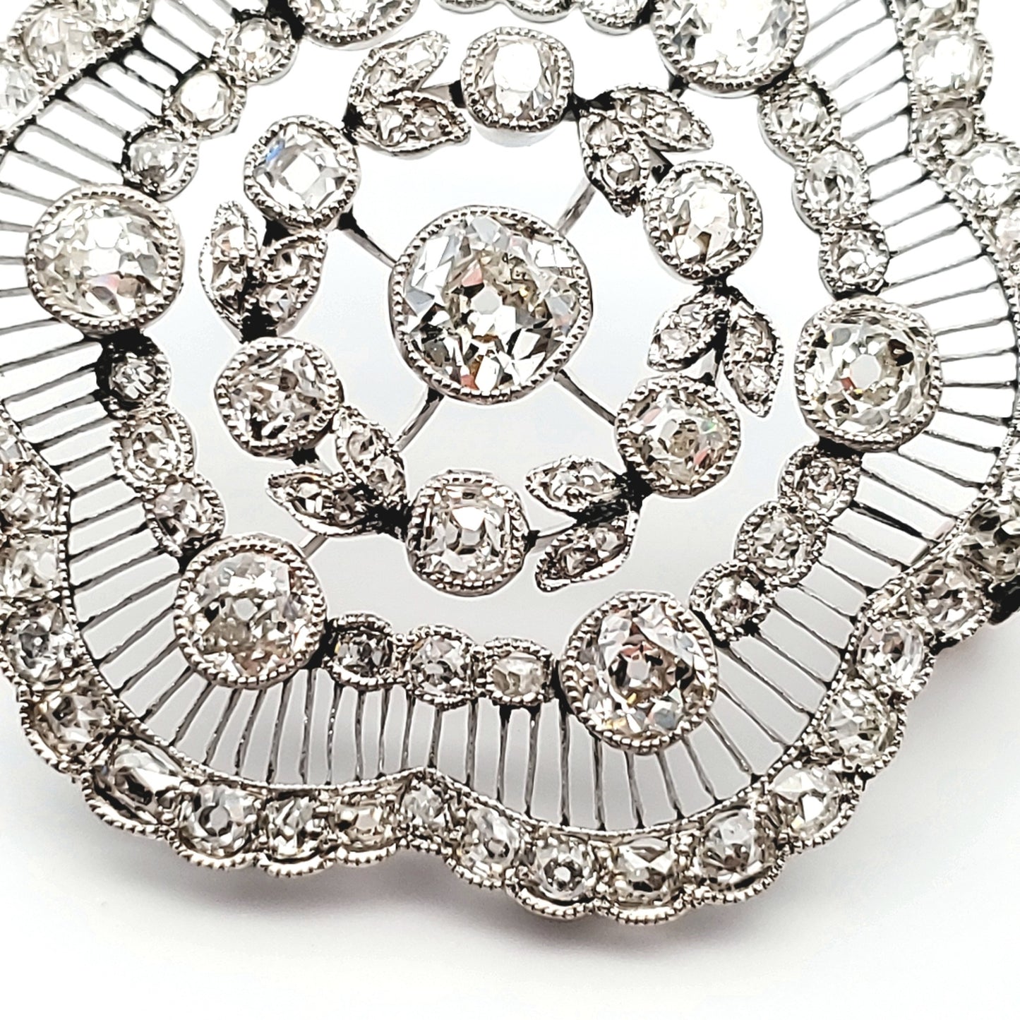 Art Deco Platinum Diamond Brooch close-up details