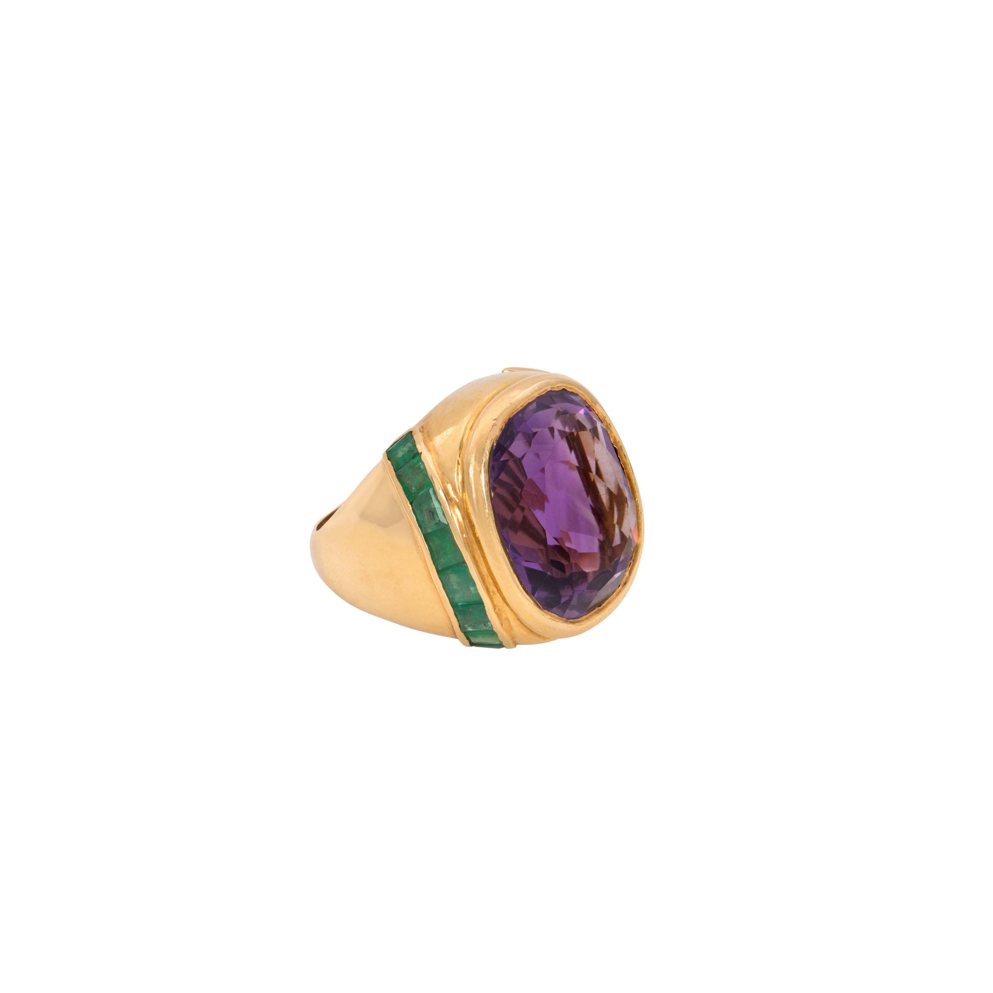 French 1970s 18KT Yellow Gold Amethyst & Emerald Ring front side