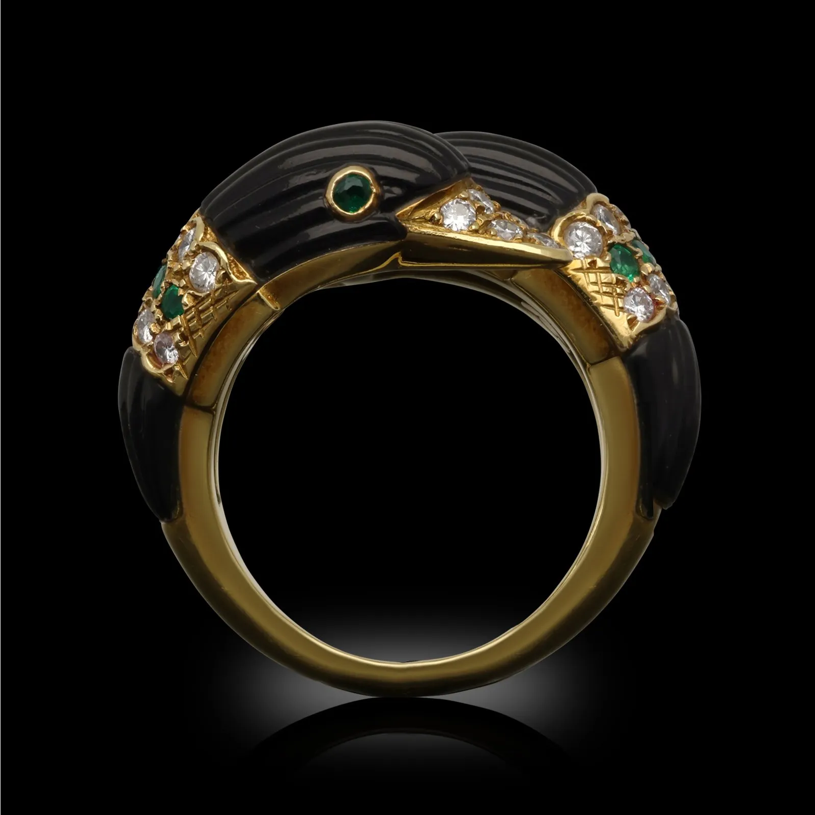 Van Cleef & Arpels 1970s 18KT Yellow Gold Diamond, Emerald & Onyx Swan Ring profile