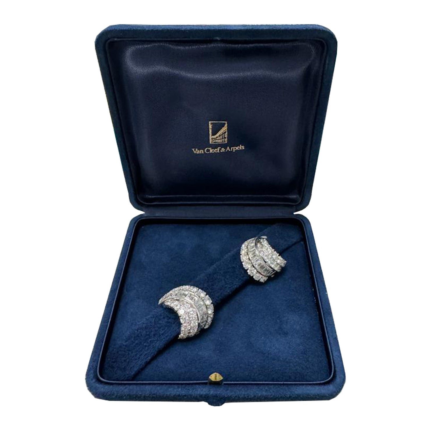Van Cleef & Arpels French 1970s 18KT White Gold Diamond Earrings in box
