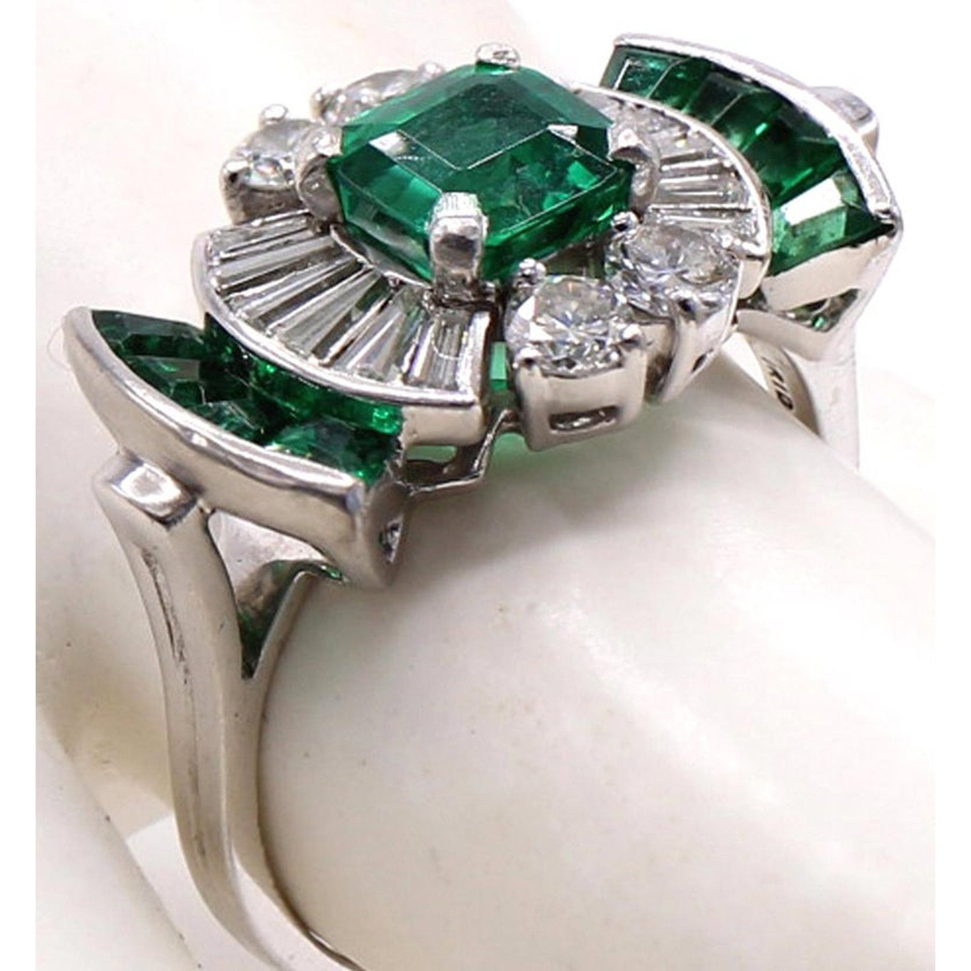 Tiffany & Co. 1940s  Platinum Emerald & Diamond Ring side