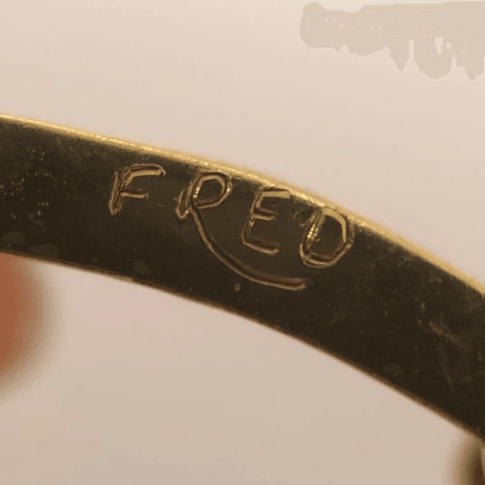 Fred Paris 1960s 18KT Yellow Gold Lapis Lazuli Cufflinks close-up of signature