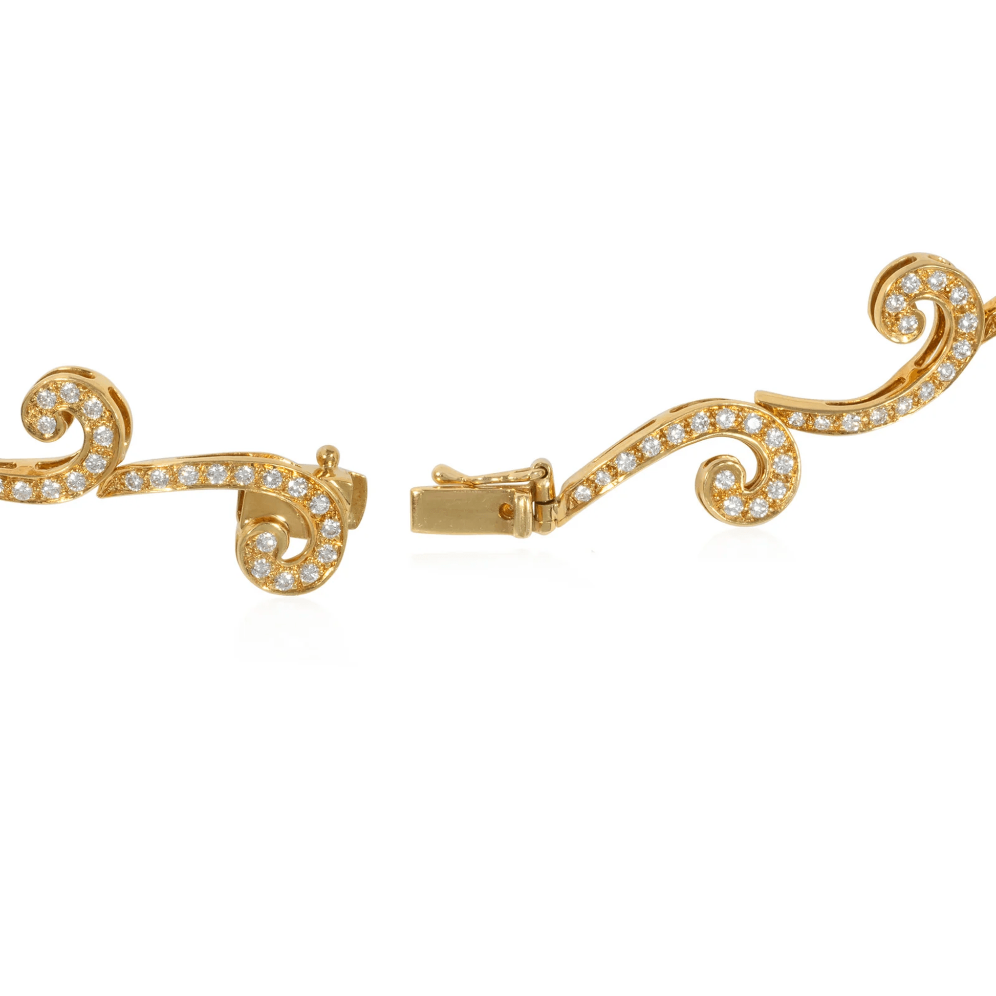 1960s 18KT Yellow Gold Diamond Necklace close-up of clasp