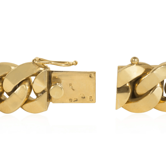Cartier Paris 1950s 18KT Yellow Gold Bracelet close-up of clasp