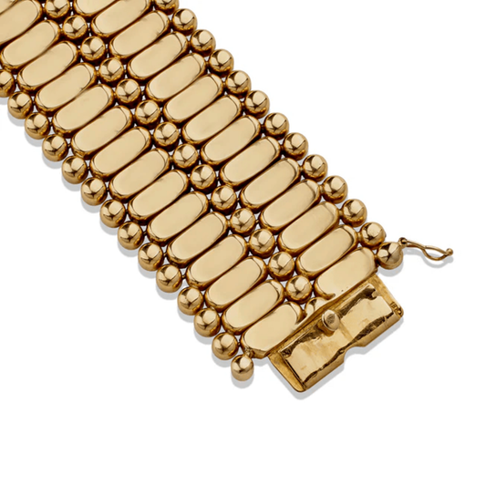 Retro 18KT Yellow Gold Bracelet close-up of clasp